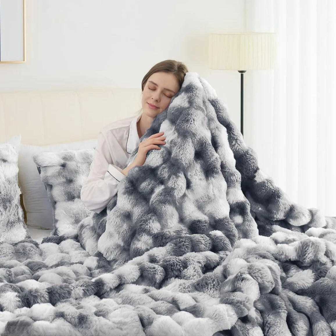 Faux fur Fleece Blanket - Weighted 6 lbs
