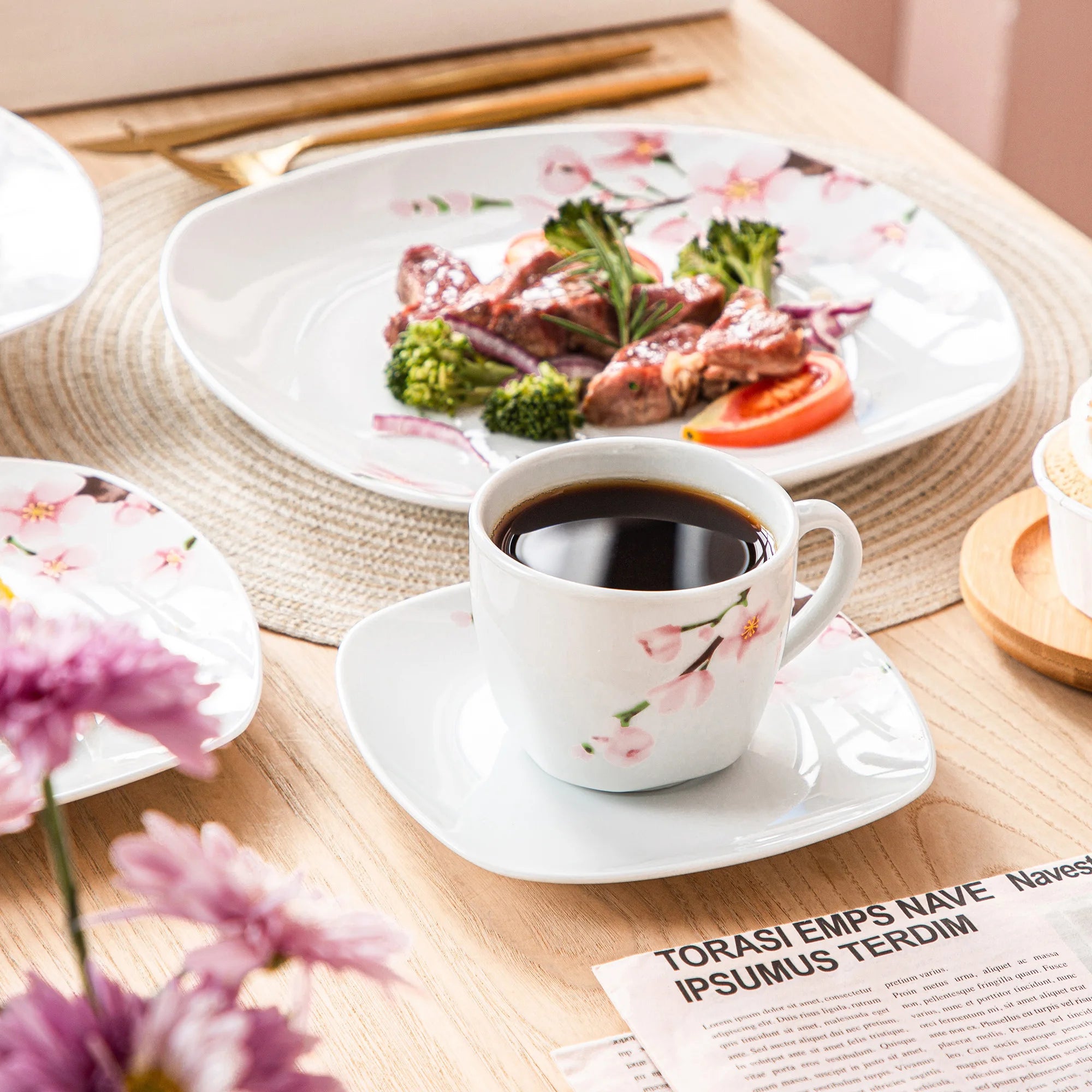 VEWEET ANNIE Pink Floral Porcelain Plate Set